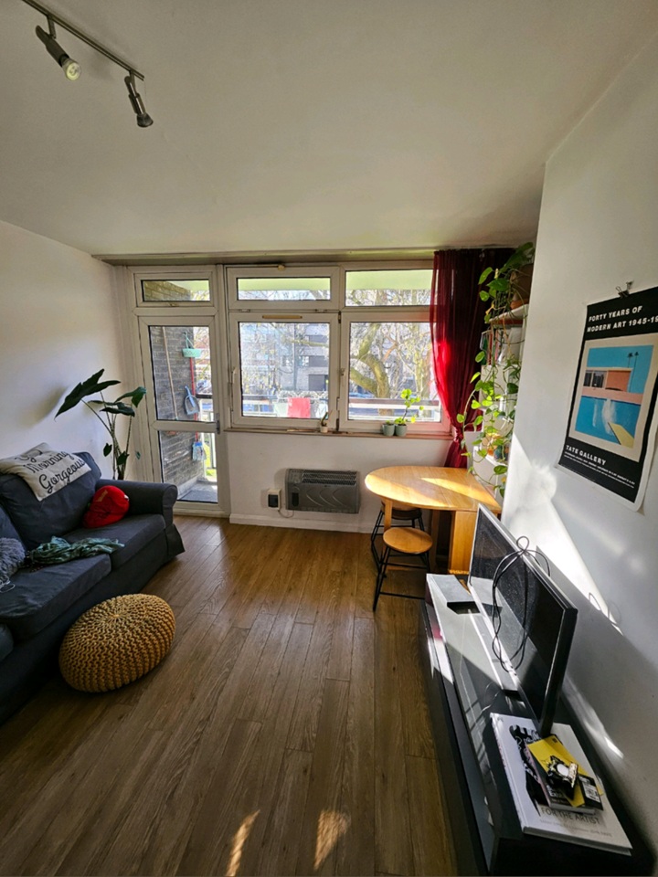 Additional image 6 of Room in a Shared Flat, Ethelburga Street, SW11, N1 7GU