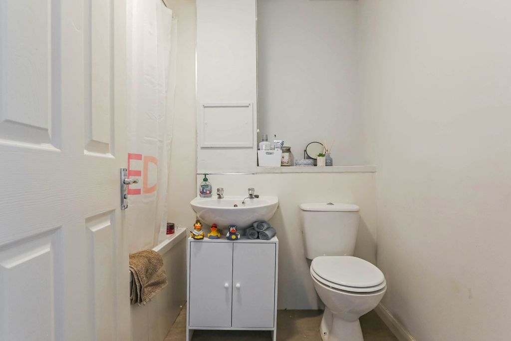 Additional image 13 of 2 bed flat for saleGlasgow Road, West Dunbartonshire, Clydebank G81