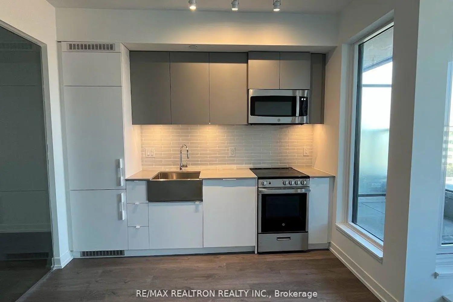 Additional image 3 of 270 Dufferin Street 619