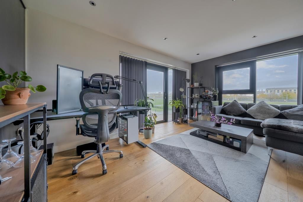 Additional image 7 of 2 bed flat for saleNewbury Racecourse, Berkshire RG14