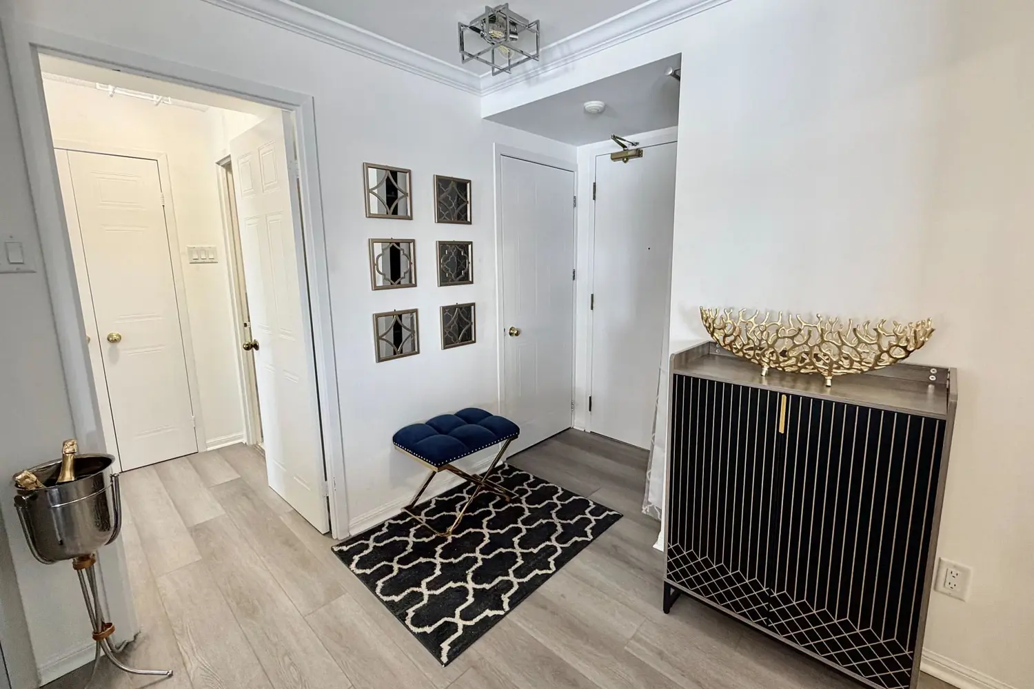 75 Ellen Street 704 photo 2