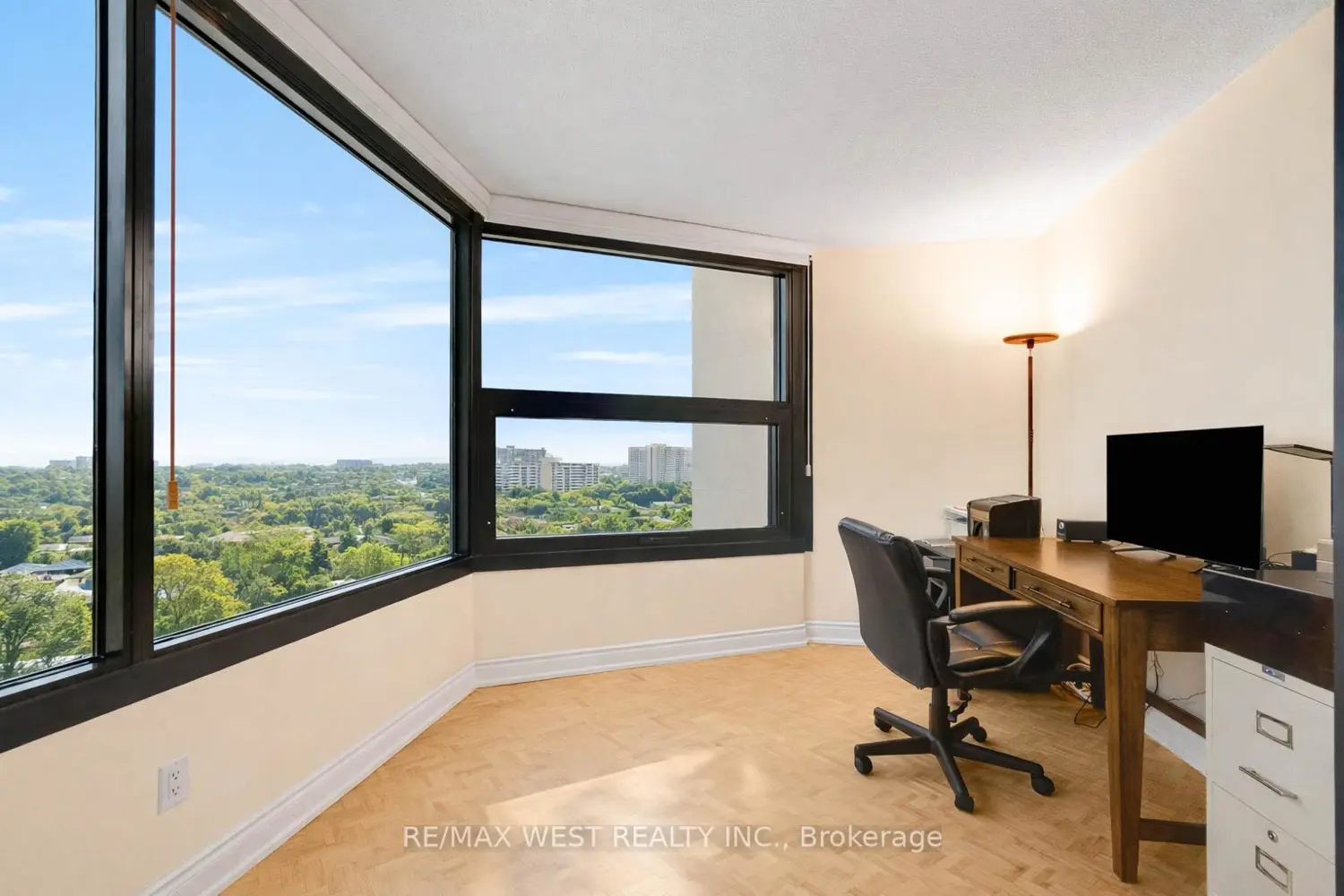 Additional image 9 of 1300 Bloor Street #1012
