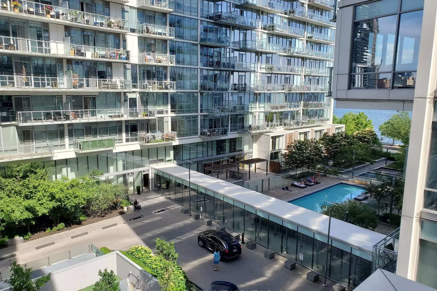 Additional image 17 of 15 Queens Quay 408