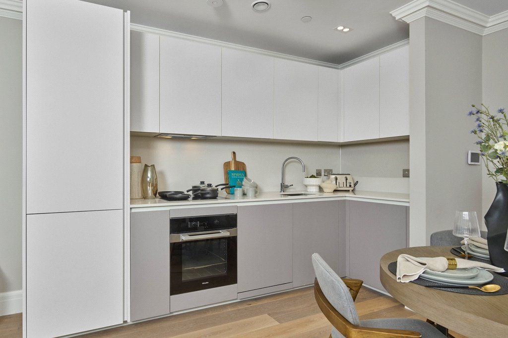 Additional image 4 of 2 bed flat for saleRichmond Square, Kew Foot Road, Richmond, Surrey TW9