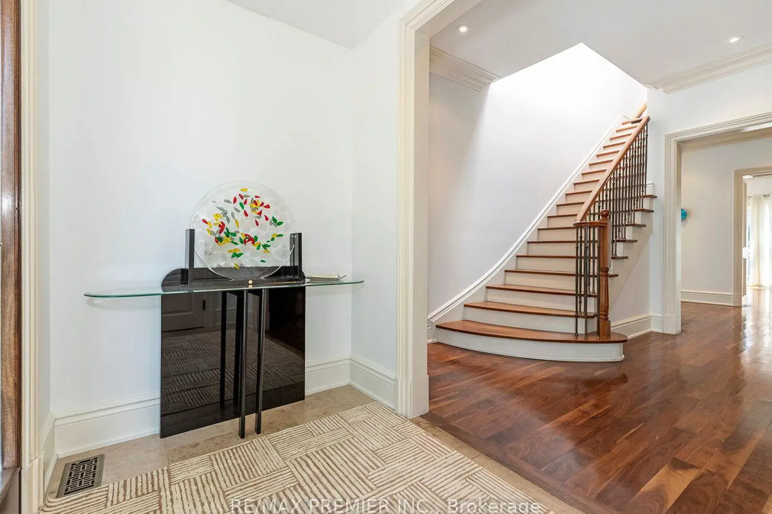 Additional image 5 of 35 Yorkdale Crescent