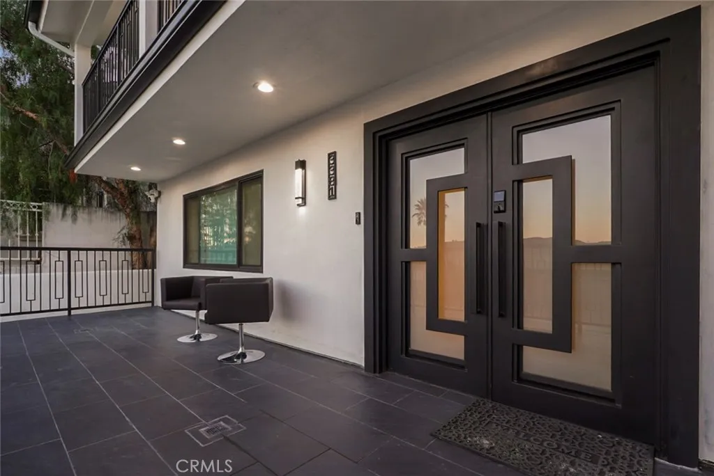 Additional image 3 of 3381 Oakmont View Drive, Glendale, CA 91208