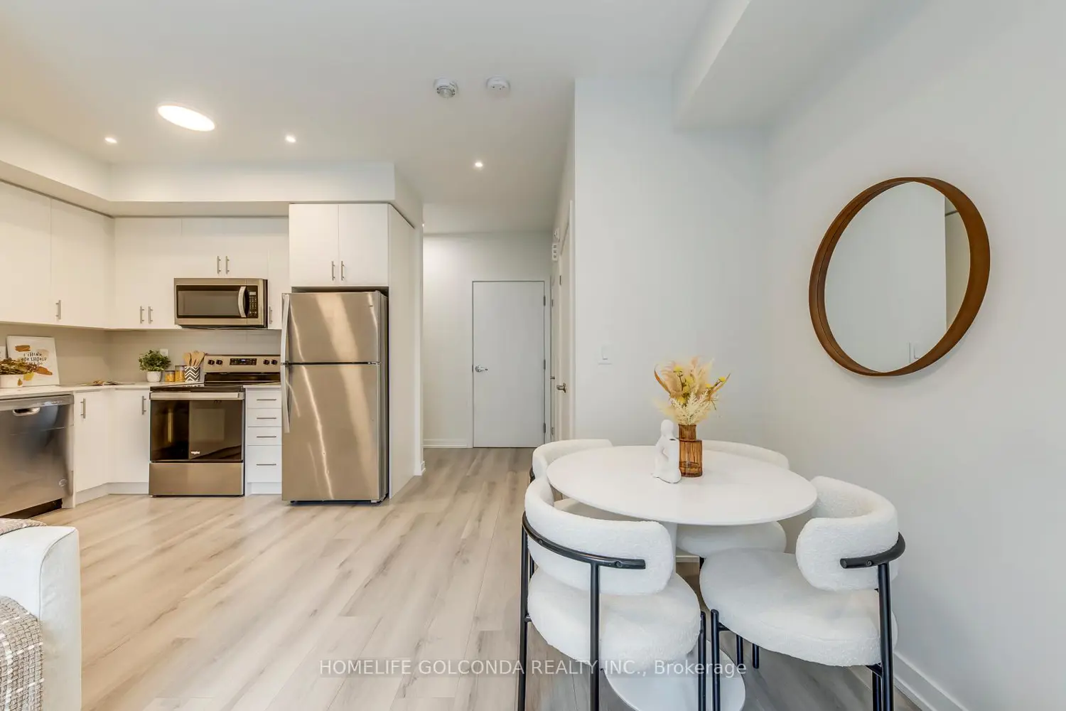 Additional image 3 of 3546 Colonial Drive #4