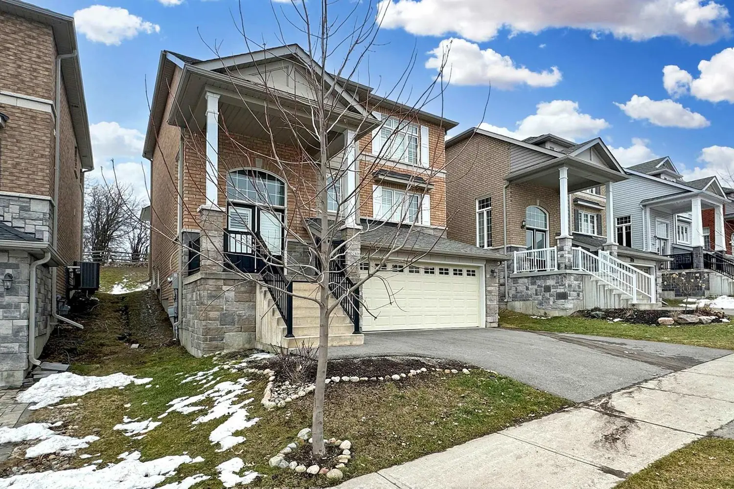 526 Joslin Street photo 3