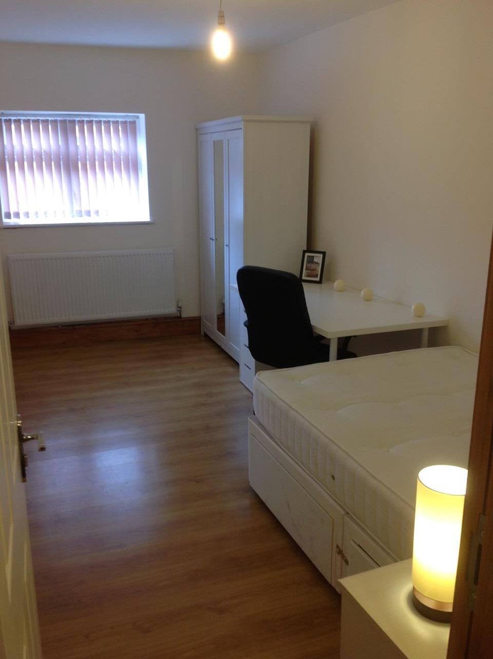 Additional image 8 of 3 Bed Flat, Hyde Terrace, LS2, N1 7GU