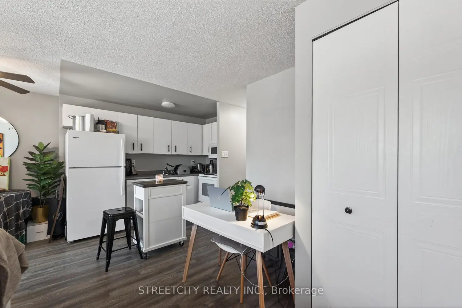 Additional image 5 of 76 Baseline Road 205