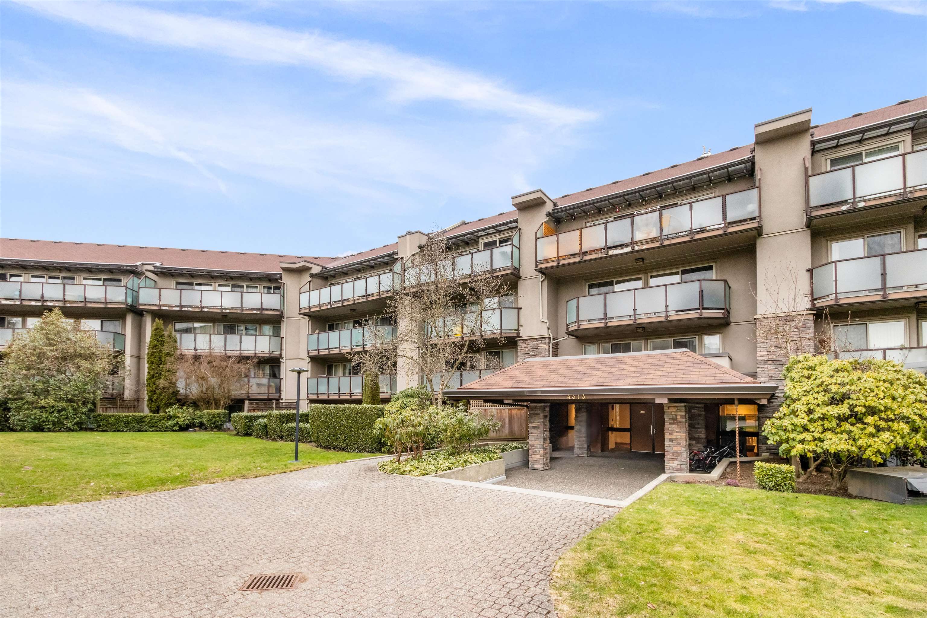 324-4373 Halifax Street, Burnaby, BC, V5C 5Z2