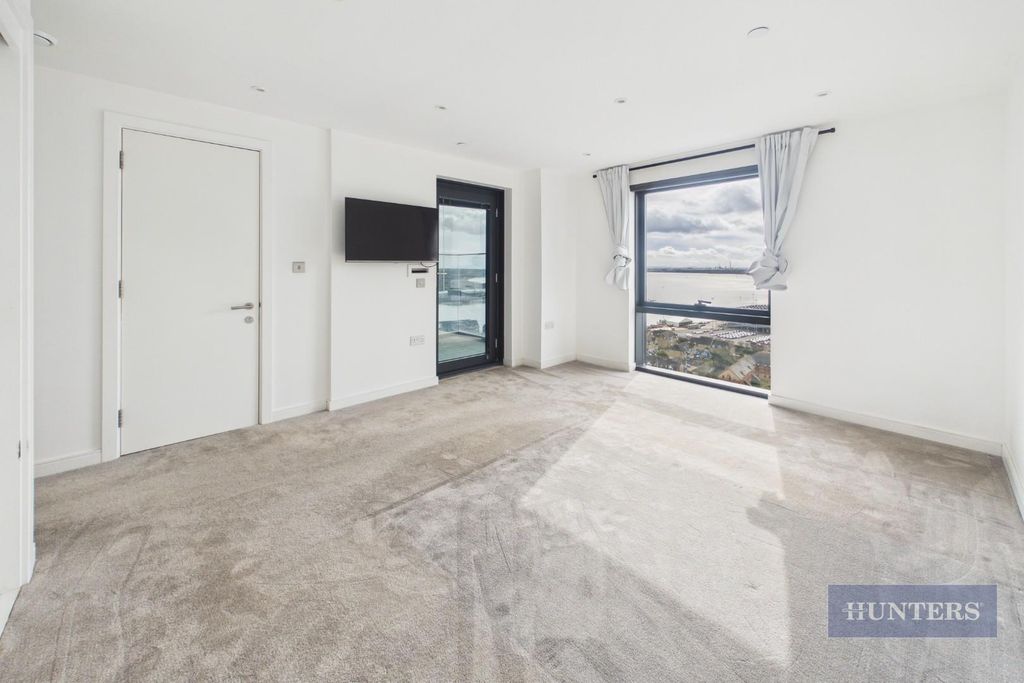 Additional image 9 of 3 bed flat for saleThe Moresby Tower, Ocean Village SO14
