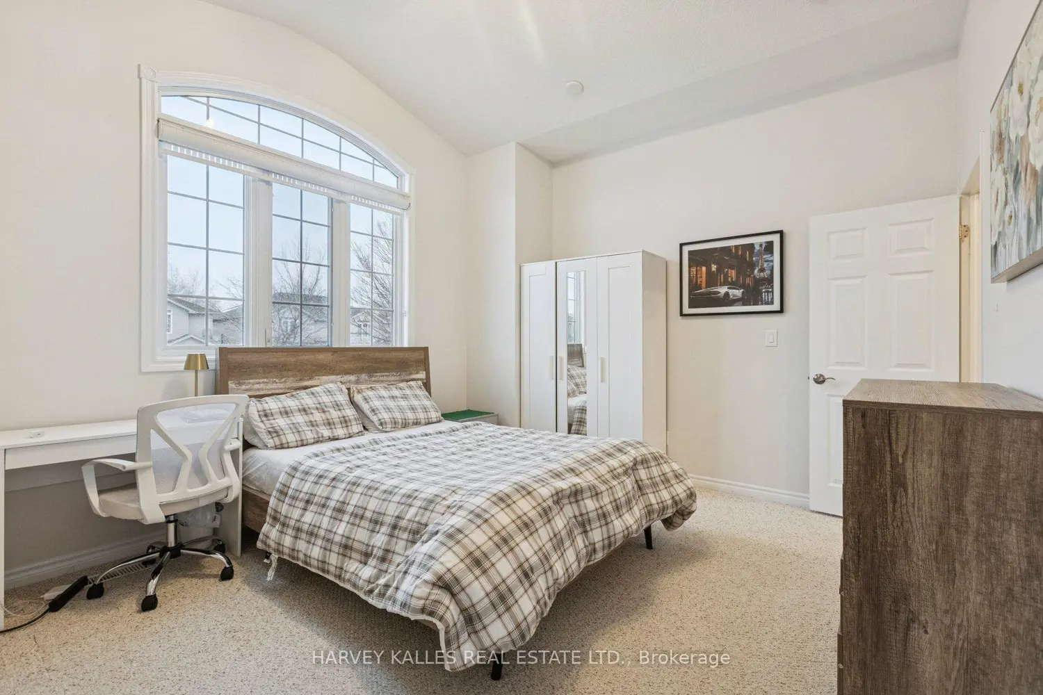 Additional image 16 of 409 Tealby Crescent