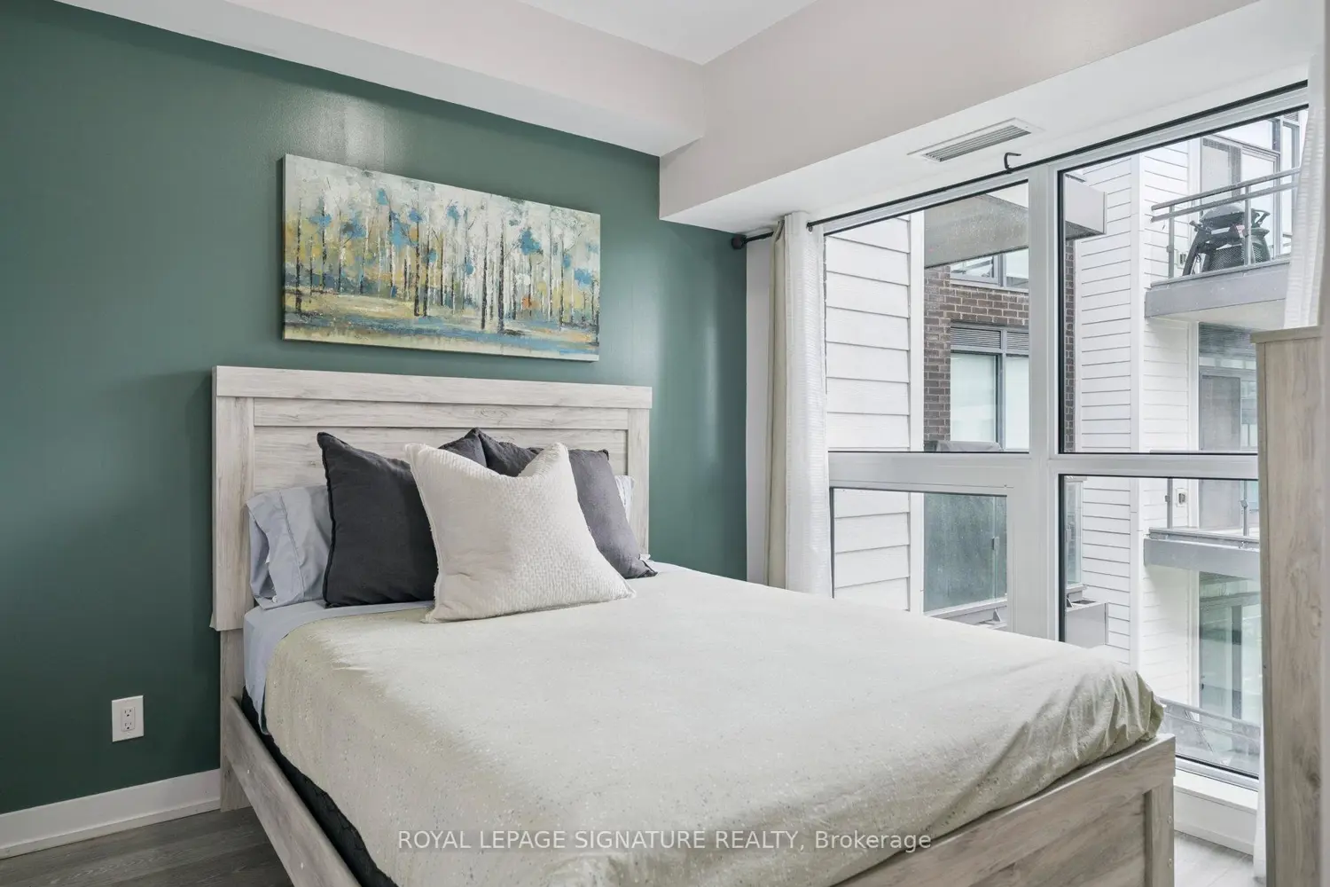 Additional image 19 of 301 Sea Ray Avenue C305