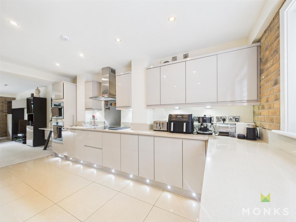 Additional image 4 of 3 bed flat for saleMill Road, Shrewsbury SY2