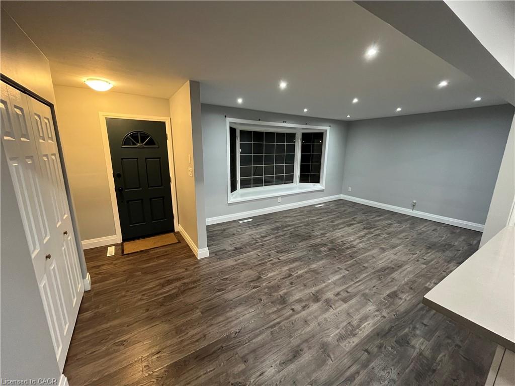 Additional image 2 of 336 Mohawk Road E, Hamilton, ON, L9A 2J6