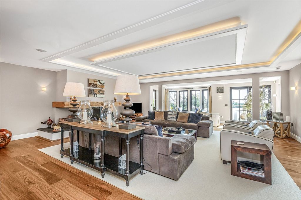 Additional image 12 of 6 bed detached house for saleSea Way, Middleton-On-Sea, West Sussex PO22