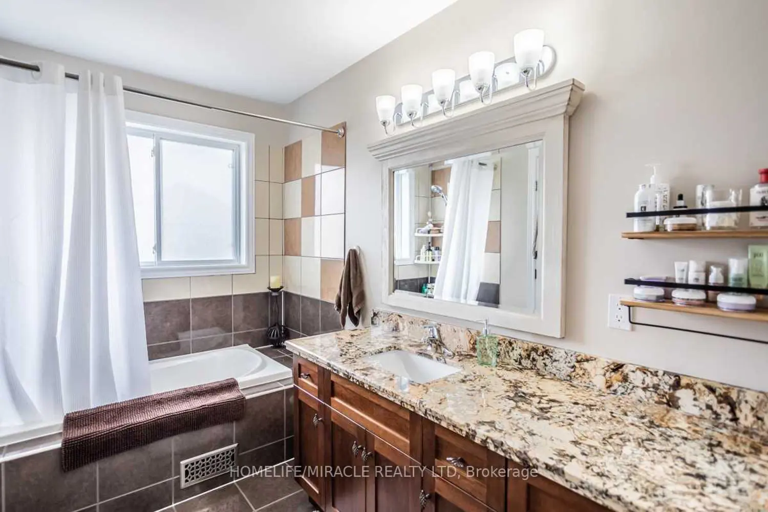 Additional image 13 of 94 Fall Fair Way