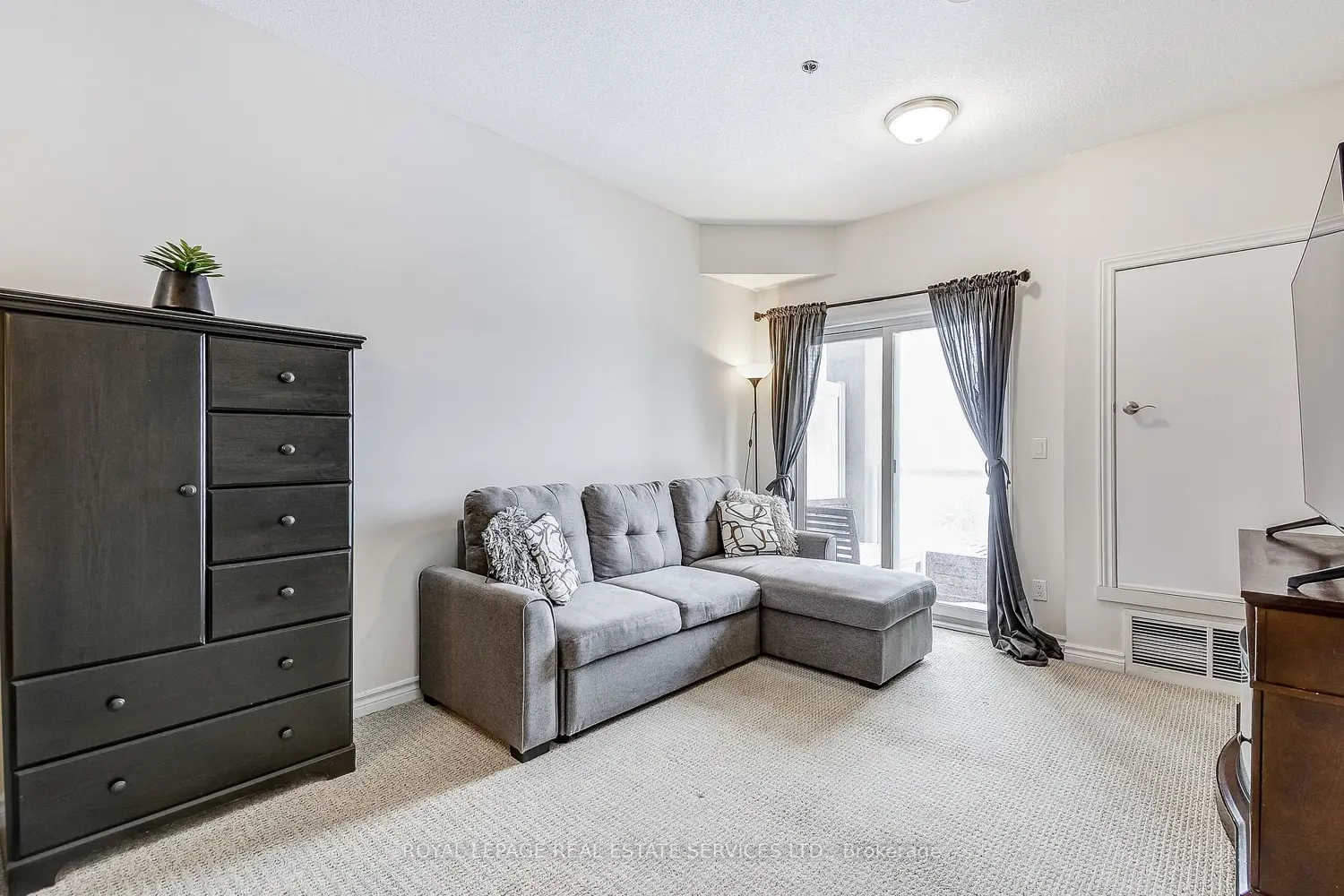 Additional image 10 of 1360 Costigan Road 211