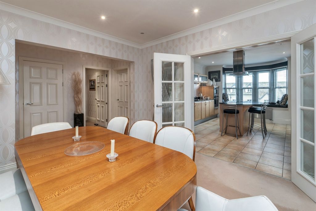 Additional image 3 of 3 bed flat for saleKingburys House, St. Hilarys Park, Alderley Edge SK9