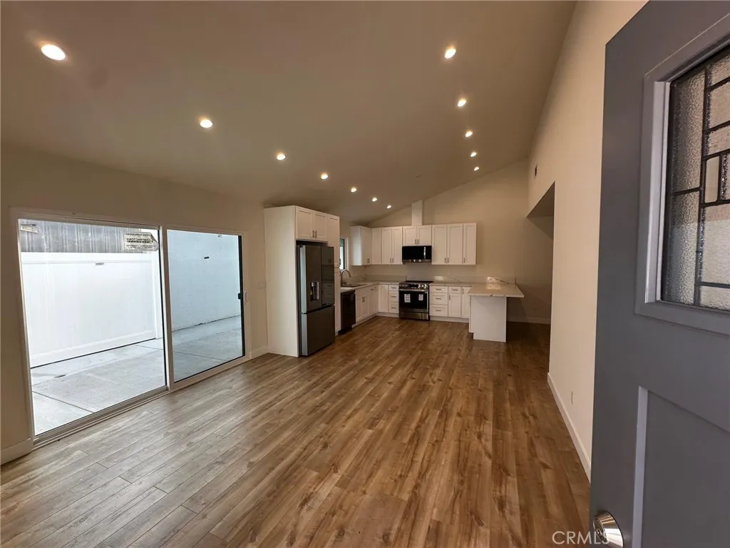 Additional image 4 of 15950 Cohasset St, Van Nuys, CA 91406