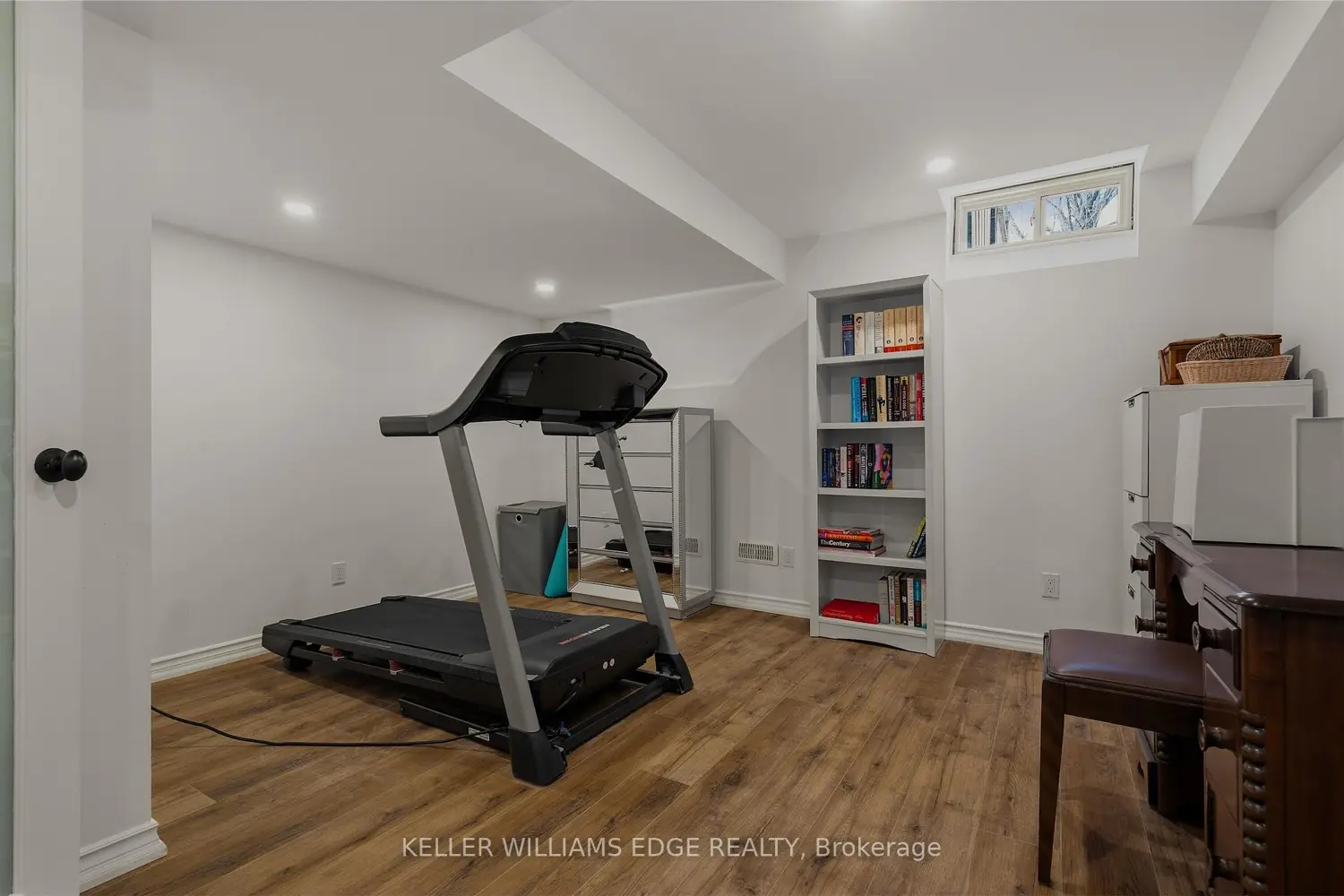 Additional image 17 of 5255 Lakeshore Road 20