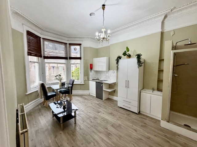 1 Bed Flat, Matheson Road, W14, N1 7GU