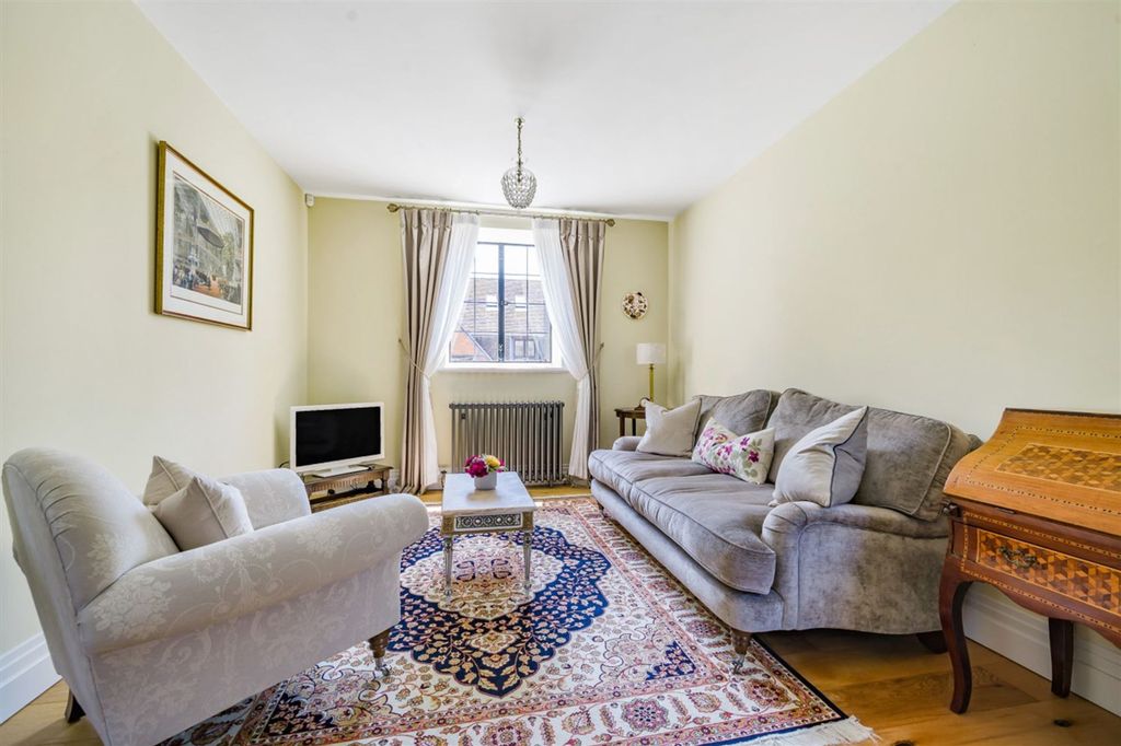 Additional image 6 of 2 bed flat for saleKings Drive, Midhurst GU29