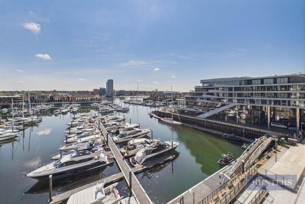 Additional image 16 of 2 bed flat for saleAlexandra Wharf, Maritime Walk, Ocean Village SO14
