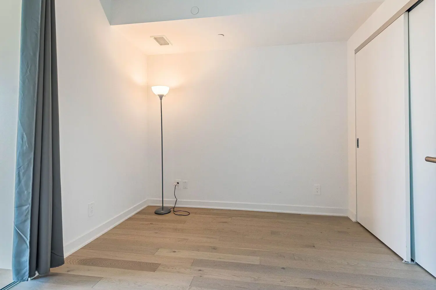 Additional image 8 of 2720 Dundas Street 703
