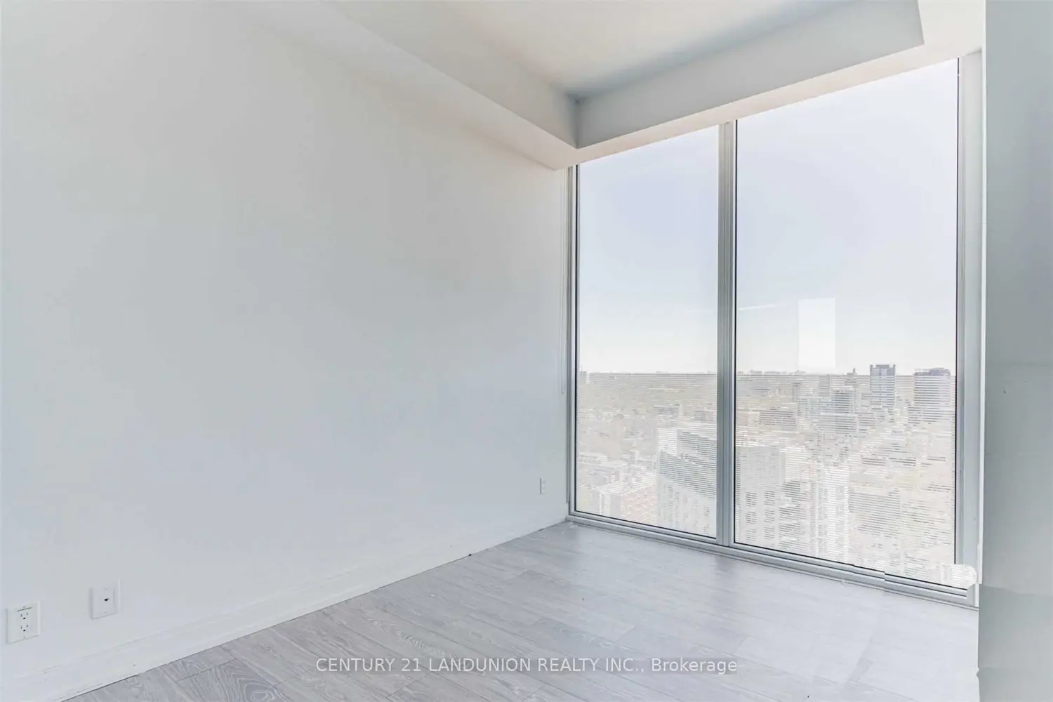 181 Dundas Street 2905 photo 5