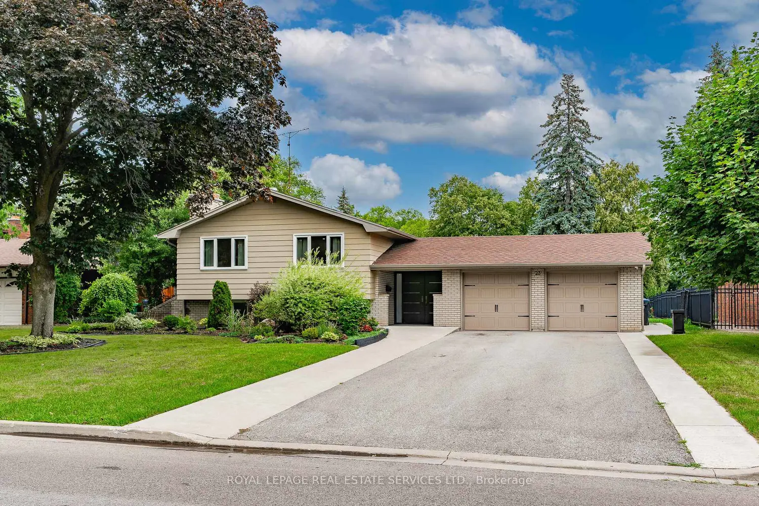 23 Hillside Drive photo 2