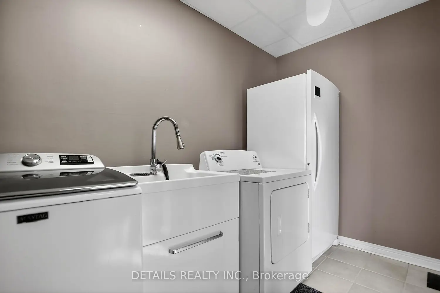 Additional image 10 of 5554 Osgoode Main Street