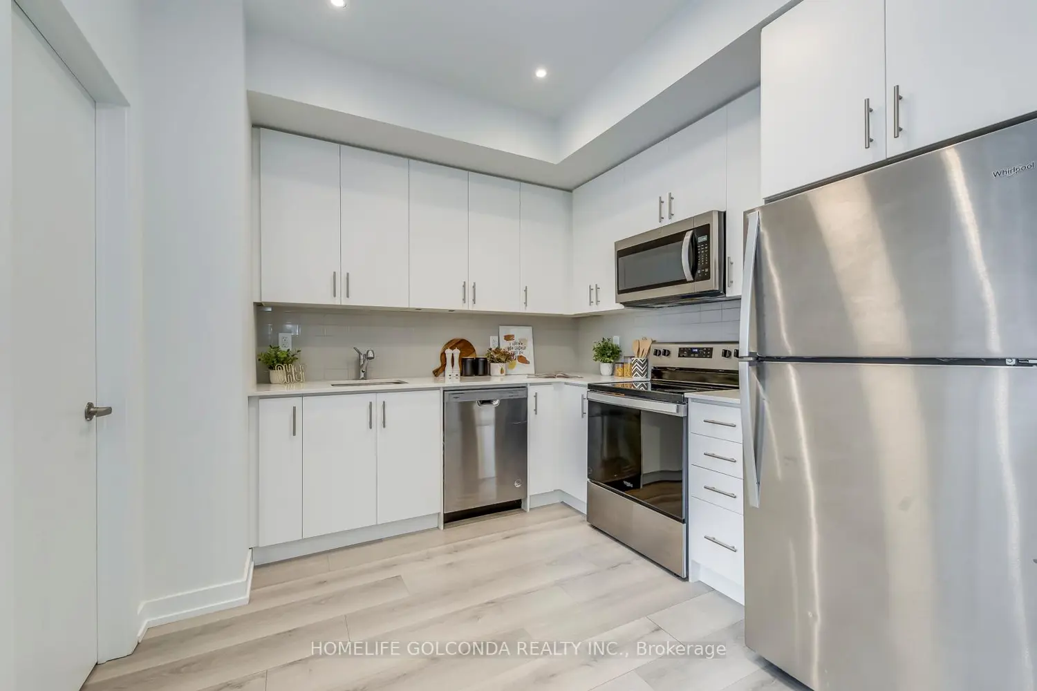 Additional image 5 of 3546 Colonial Drive #4