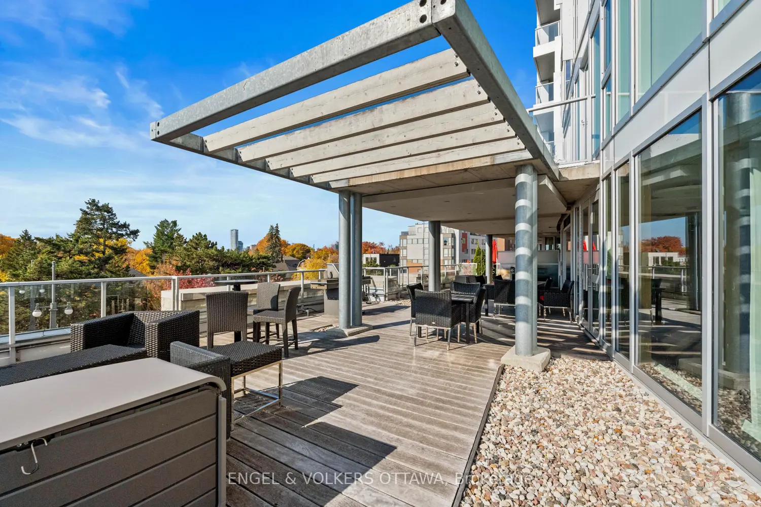 Additional image 18 of 1035 Bank Street 110