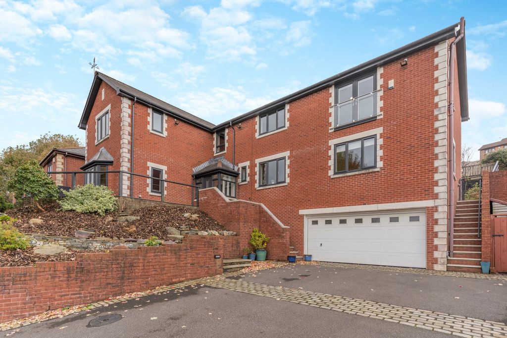 5 bed detached house for saleClos Maes Mawr, Energlyn CF83
