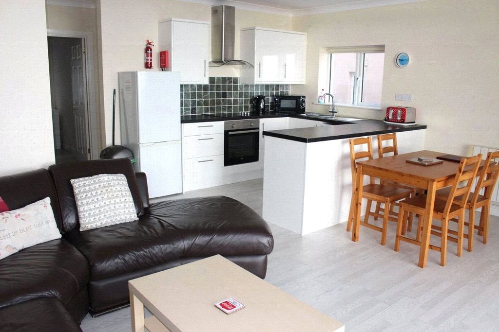 Additional image 4 of 2 bed flat for saleApt 4 (18) Coastal View, Pendine, Carmarthen SA33