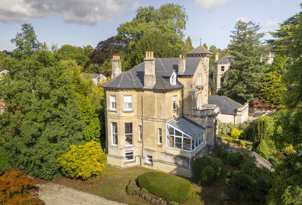 Additional image 6 of 2 bed flat for salePark Gardens, Bath BA1