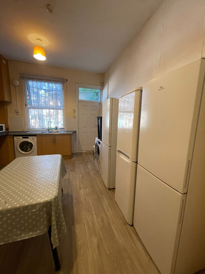 Additional image 14 of Room in a Shared House, Hyde Park Road, LS6, LS6 1AJ