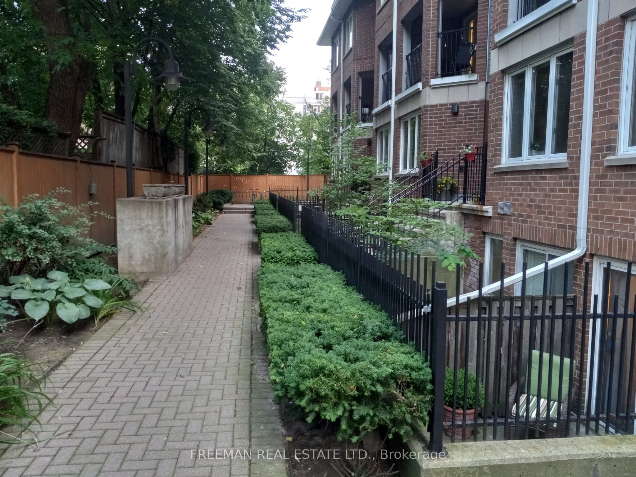 28-217 St. George Street, Toronto, ON, M5R 3S7