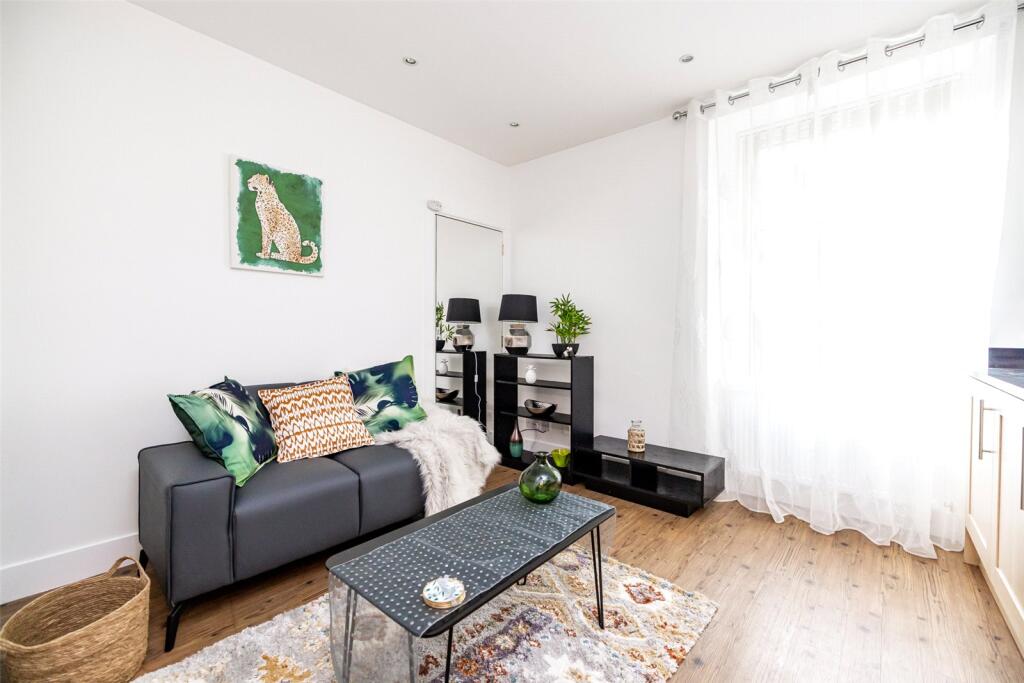 Menzies Road, Ground Floor Left, Torry, Aberdeen, AB11