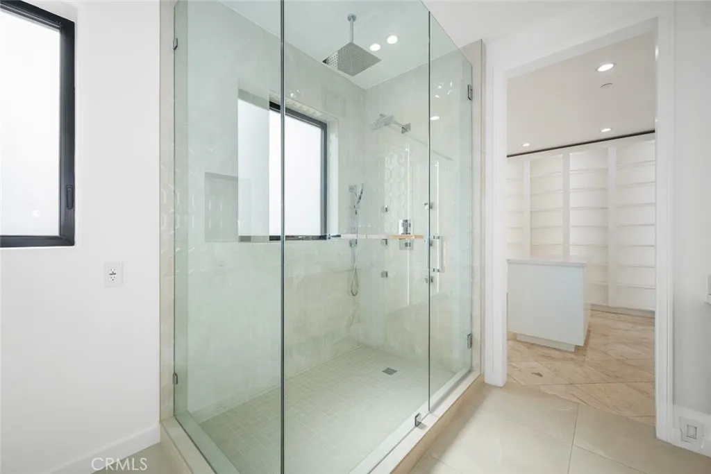 Additional image 40 of 1724 Bluff Pl, Long Beach, CA 90802