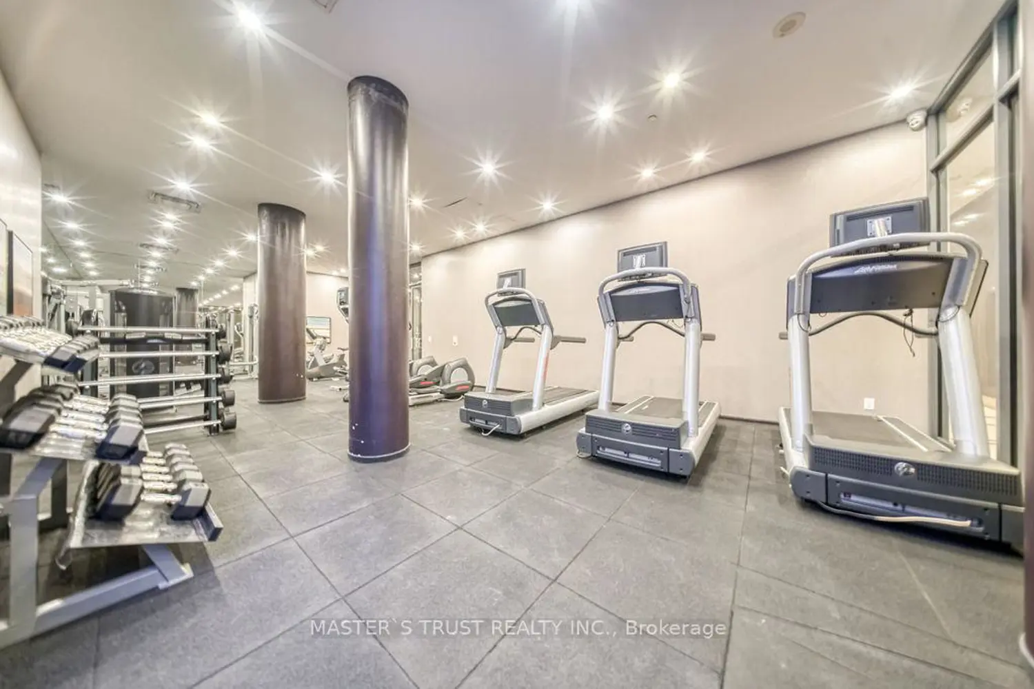 Additional image 18 of 770 Bay Street 1002