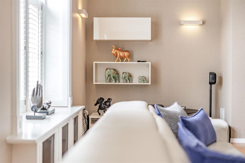 Additional image 18 of 3 bed flat for saleWoodland Way, Kingswood KT20