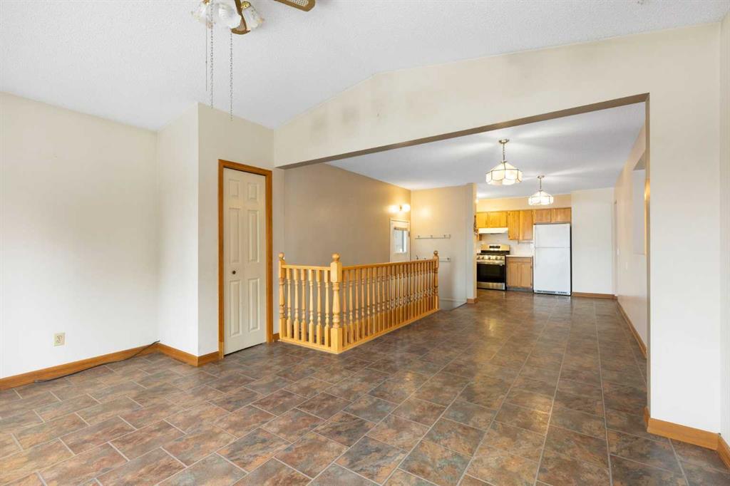 Additional image 5 of 3331 41 Street SE, Calgary, AB, T2B 1E7