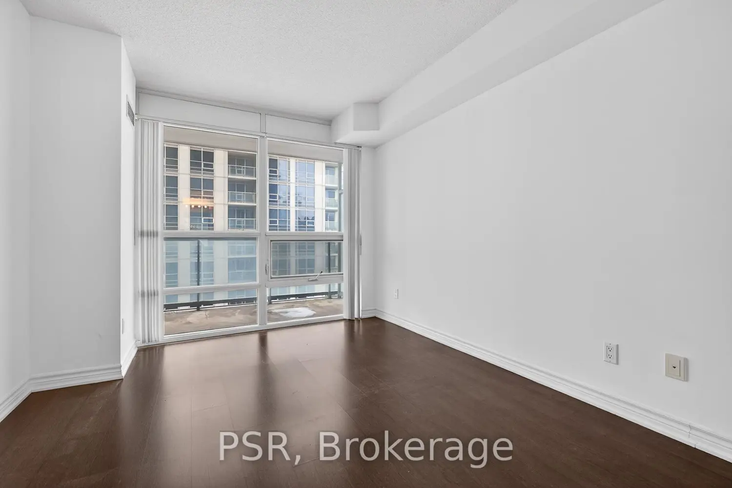 Additional image 10 of 761 Bay Street 2414