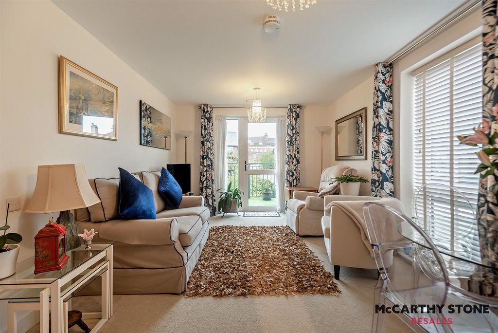 Additional image 8 of 2 bed flat for saleMonument Place, Endless Street, Salisbury SP1