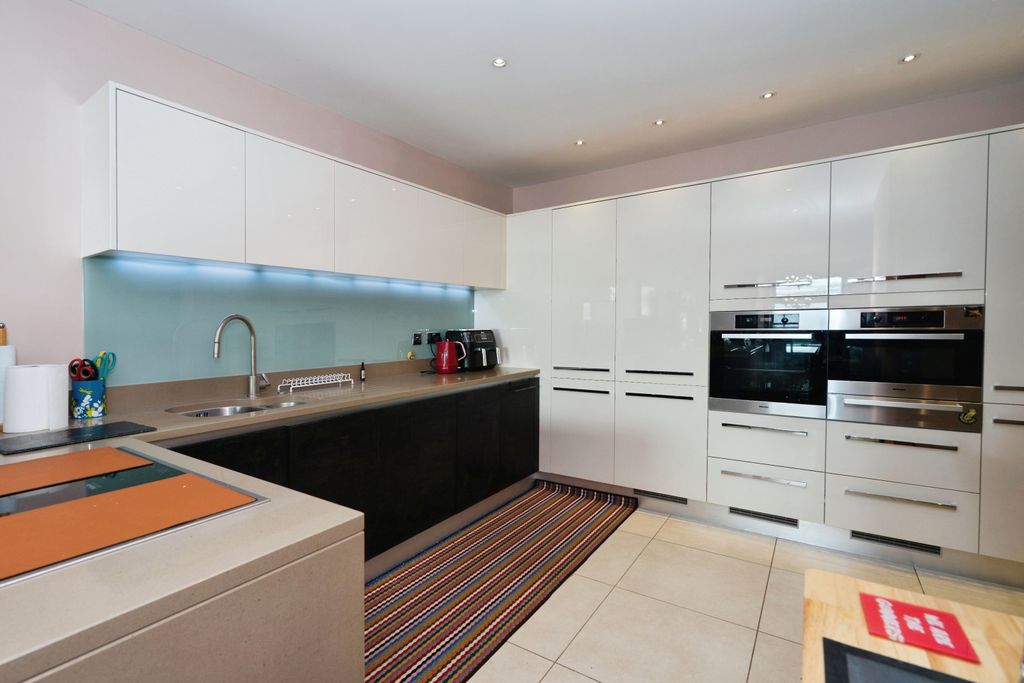 Additional image 2 of 2 bed flat for saleMarine Parade, Worthing BN11