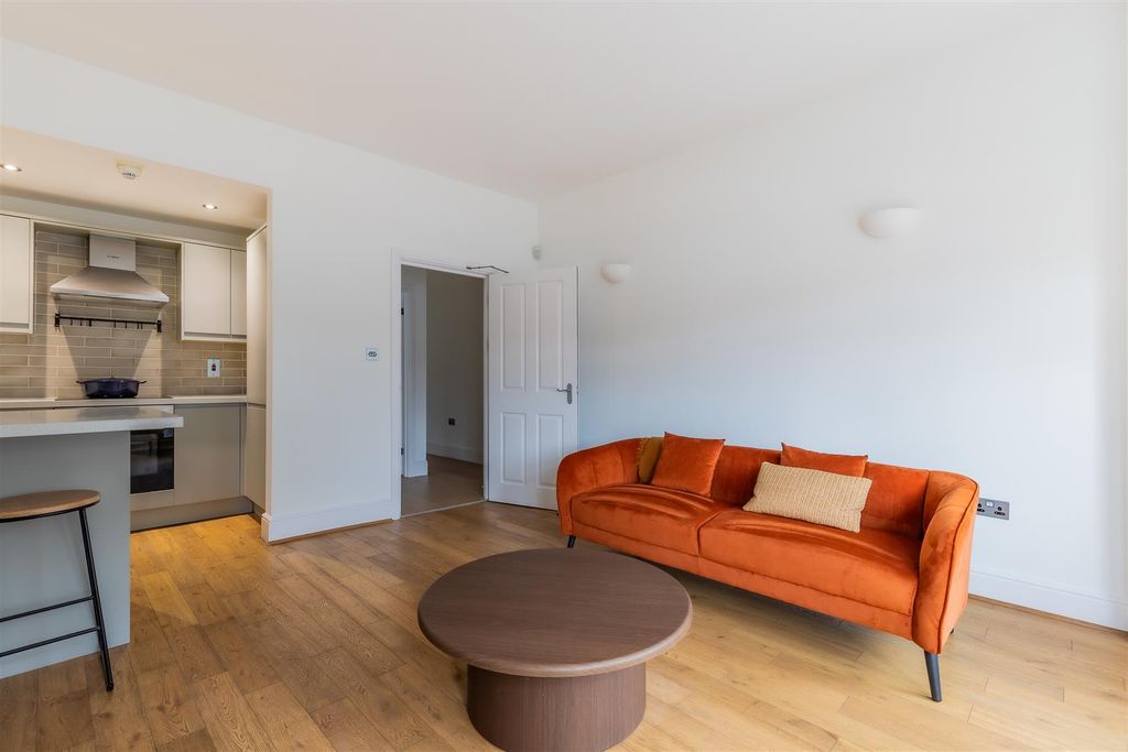 2 bed flat for saleMarlborough Road, Penylan CF23 photo 5