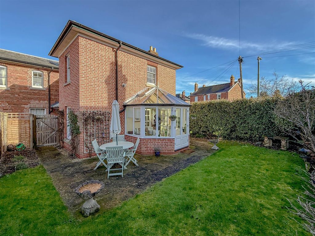 Additional image 4 of 2 bed flat for saleRoyal Oak Gardens, Malvern WR14